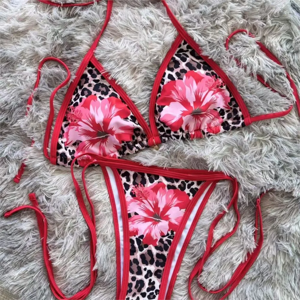ชุดว่ายน้ำบิกินี่เซ็กซี่ลายเสือดาวสำหรับผู้หญิง ชุดว่ายน้ำแทงกินี่ลายดอกไม้สีแดง ชุดว่ายน้ำสายรัดผูกเชือก ชุดชายหาดแบบผูกคอ ทรงเข้ารูป
