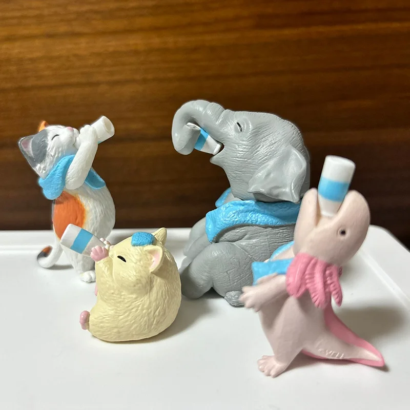【在庫あり】新日本公式エール「ミルクを飲む動物たち」ガシャポン - 入浴後のサンショウウオ/猫/ゾウのフィギュア かわいい装飾