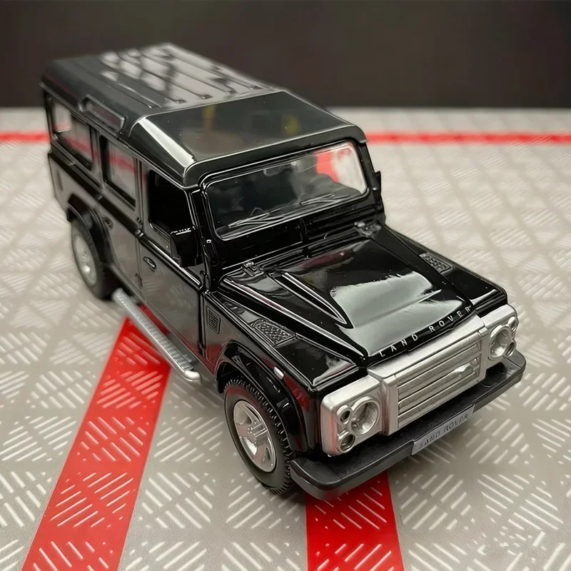 

1:36 Land Rover Defender SUV, модель автомобиля из сплава, литье под давлением, металлическая игрушка, внедорожники, модель автомобиля, коллекция моделирования, детский подарок