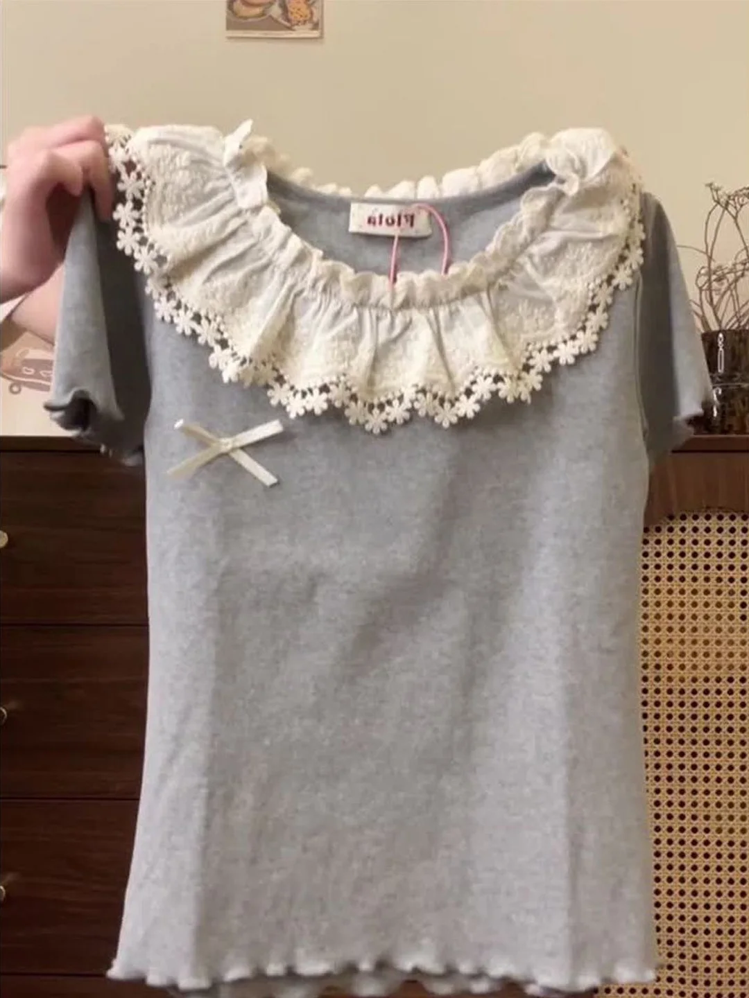 

Korean Sle Chic Lace Splice ort Sve T-irt Women's Summer New Small Size Slim Fit ort Base irt Commute Sle