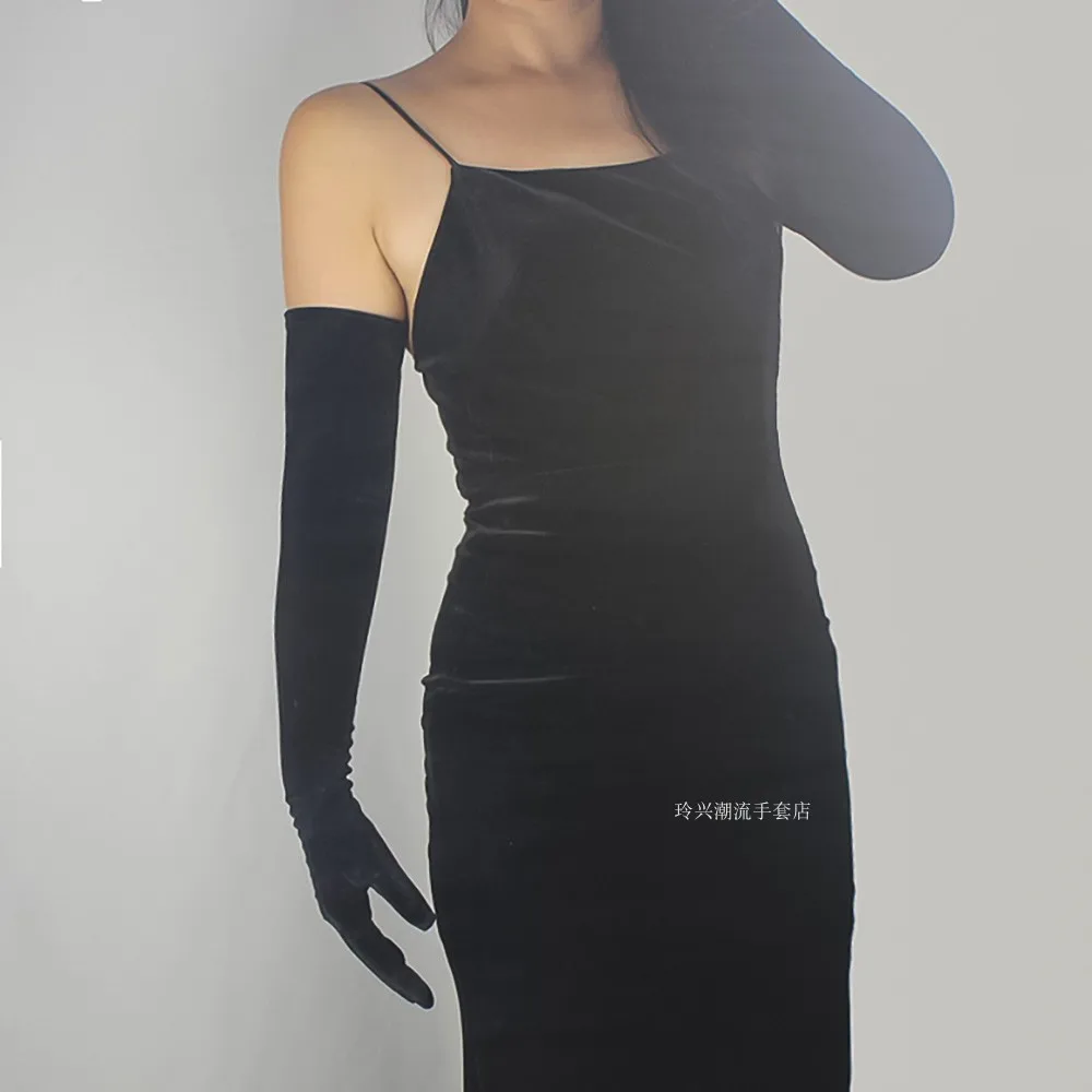 60 cm lange Samthandschuhe für Damen, elastischer Velours, Flanell, schwarz, thermisch, elegante Armstulpen, sexy Vintage-Mode, 1920er Abendmode – Detail 5