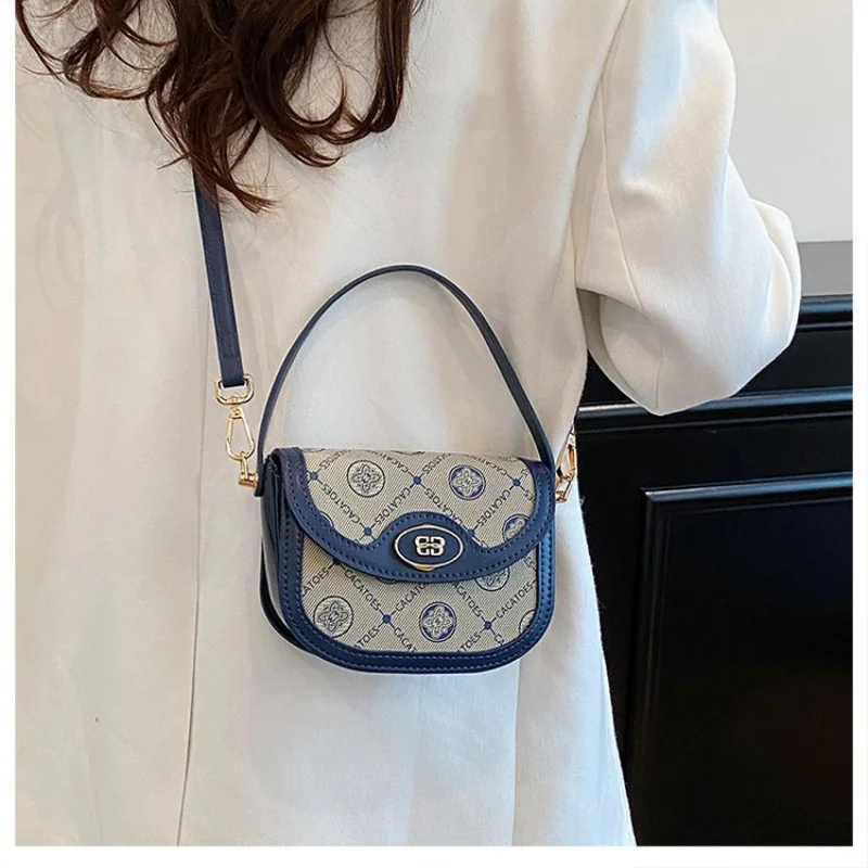 스타일리시 여성용 자스민 패턴 가죽 토트백 탄력성 가벼운 부드러운 우아한 브뤼셀 캐주얼 데일리 룩