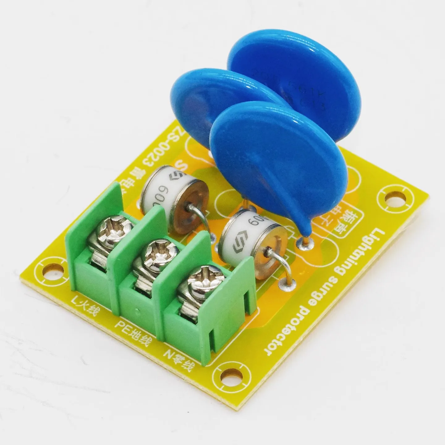 

Защита от перенапряжения переменного тока GHXAMP с газоразрядной трубкой и варистором для защиты от молнии и перенапряжения — размер 48x38x28 мм, 1 шт.