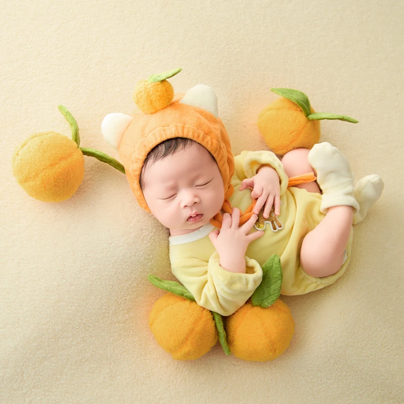 Colorful Fruit Theme Newborn Photography Props Orange-Shaped Romper with Hat, Plush Toy 4pcs, 0-1m Infant Photoshoot Accessories