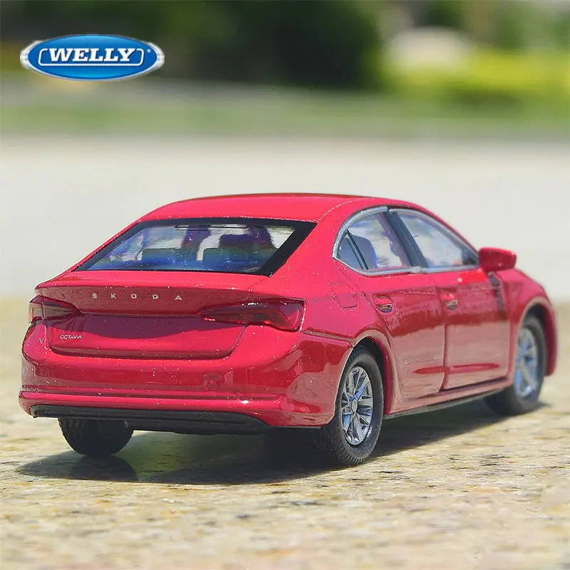 Welly 1/36 Skoda Octavia Alloy Car Model Diecasts Metal Toy Vehicles Car Model High Simulation Door Can be Opened Childrens Gift