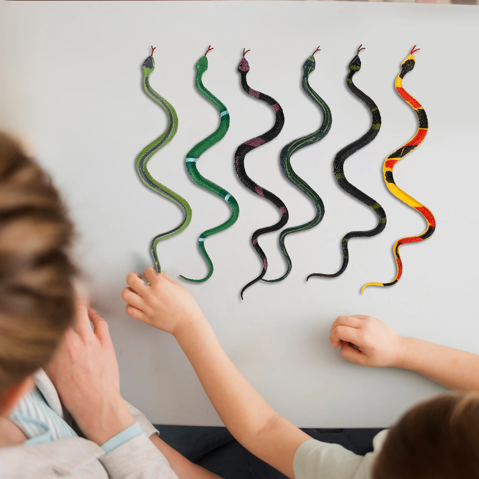 

6 Pcs Artificial Snake Figurines Flexible Plastic Snake Decors Reptile Model Toy Prank Adornment Halloween Decorations Animal