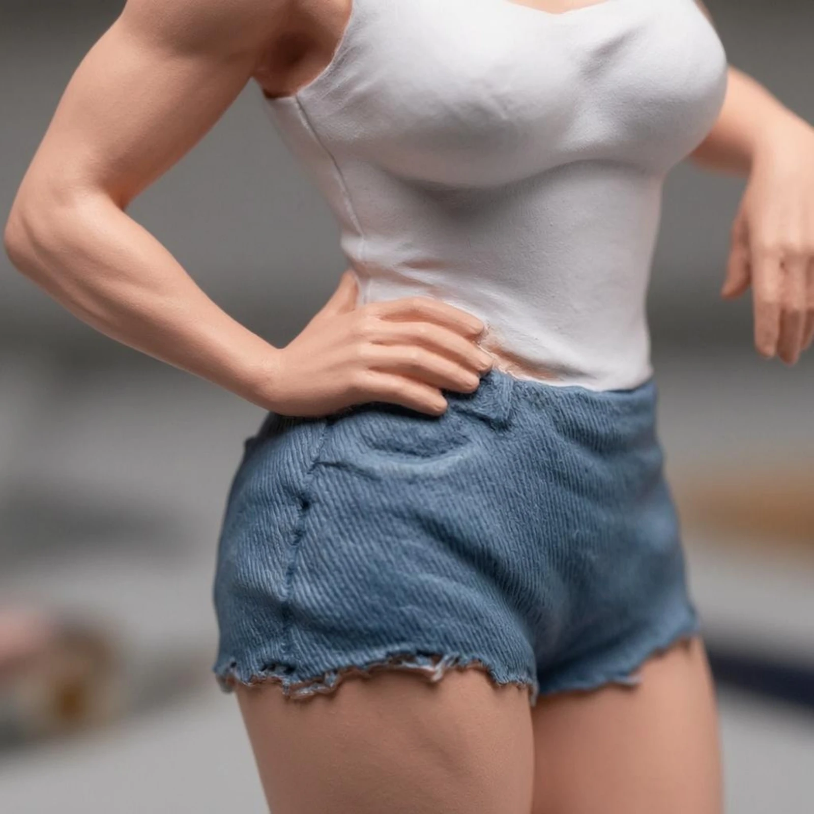Hand-Painted Resin Figurine Fine Facial Features Standing Female Figurine Diorama People High Heels Model Detailed Face