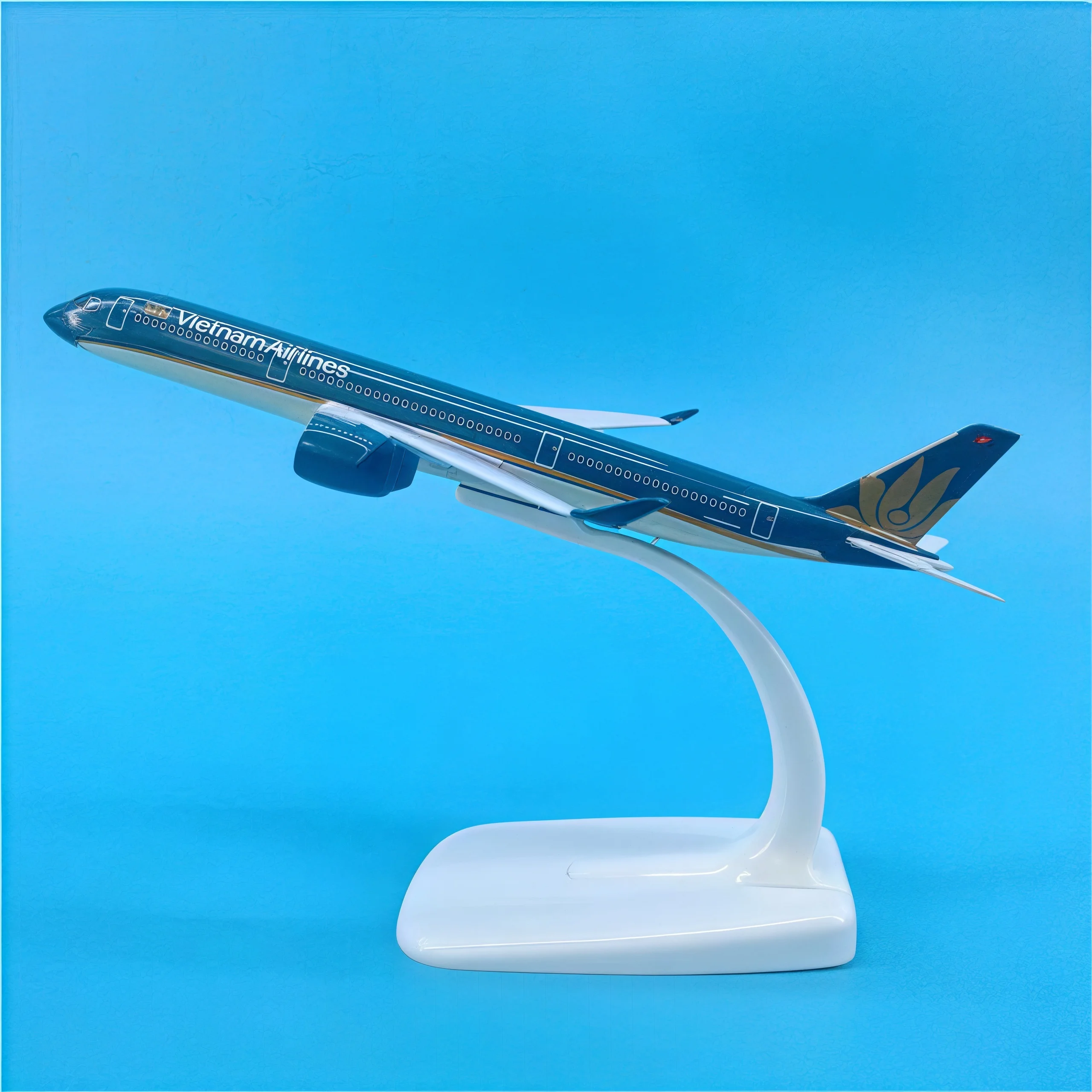 20 cm alloy aviation model decoration Vietnam Airlines Boeing 787 collection display gift