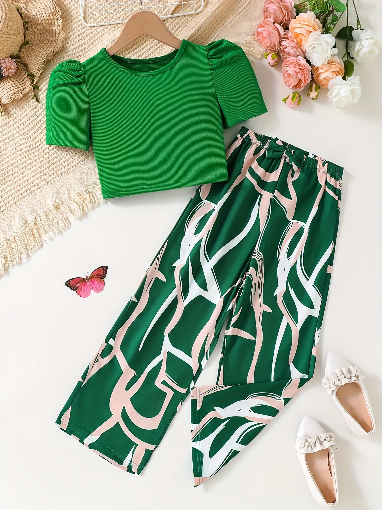 Trendy Girls 2Pcs Elegant Co-ord, Dark Green Puff Sleeve Plain Top & Abstract Graphic Belted Wide Leg Trousers for Party & Daily