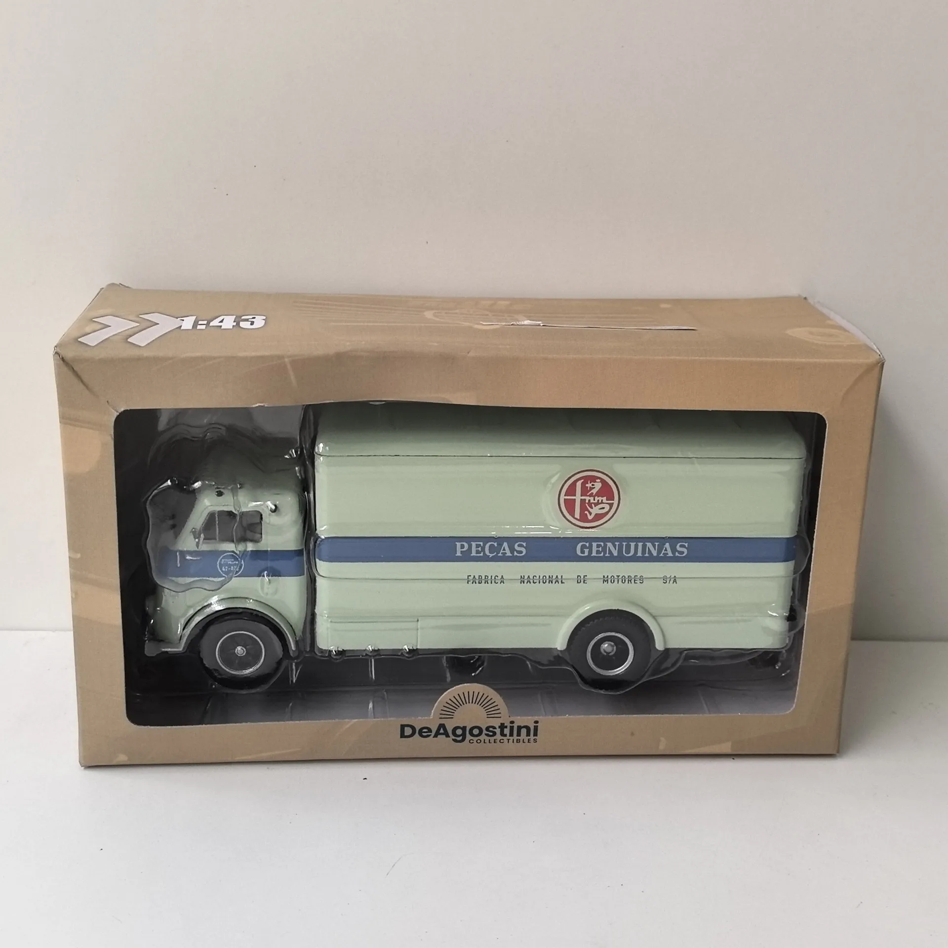 Druckguss IXO 1:43 Maßstab FNM D11000 LKW Van Automodell Frontlegierungskörper Kunststoffauto Modell Sammlerstück Spielzeug Geschenk Souvenir Display