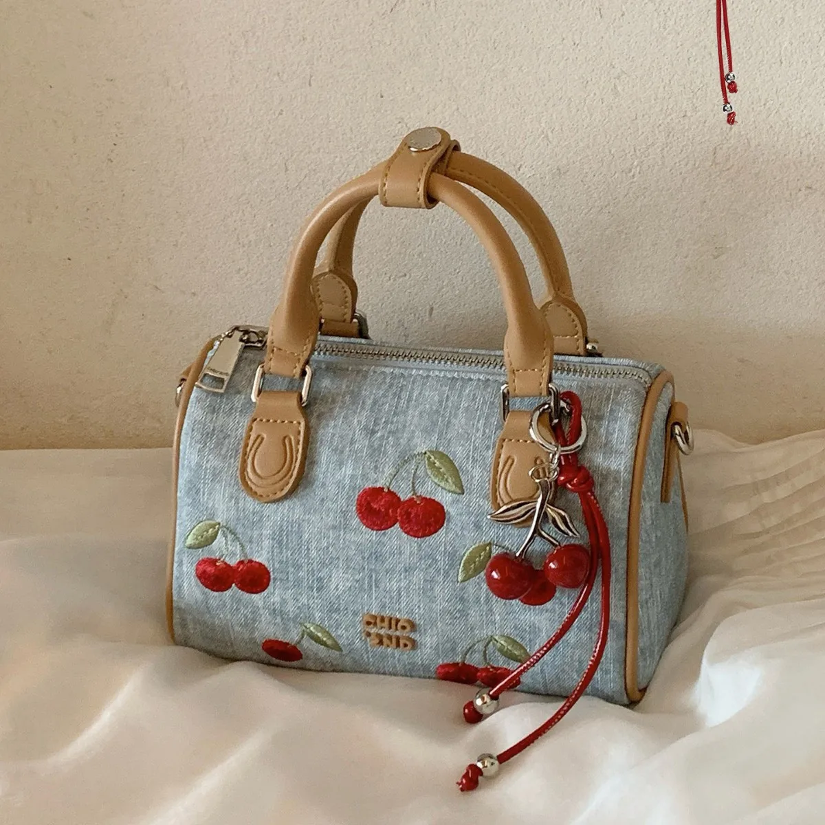 

Sweetheart Cherry Tote Bag Women's Denim Blue Boston Bag Super Fire Work Small Bag