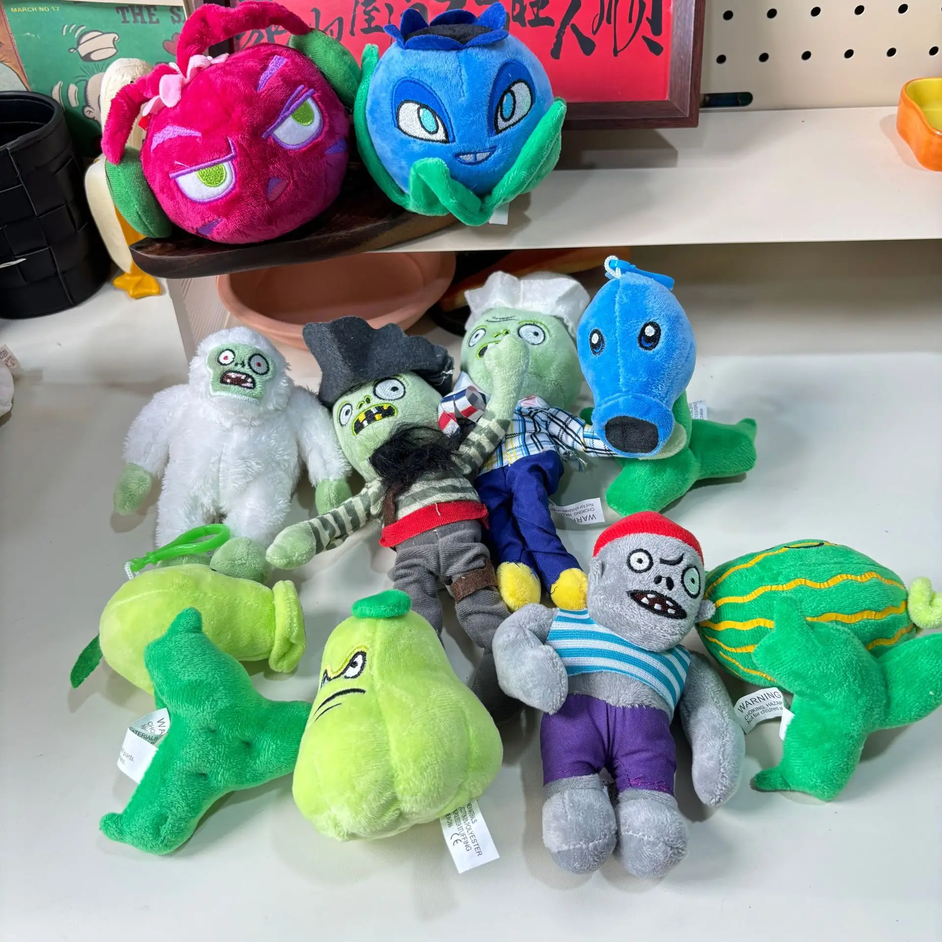 2026 New Style Plants vs Zombies Plush Pendant Cute SunFlower Peashooter Chomper Bag Keychain Decoration Stuffed Doll Kids Gift