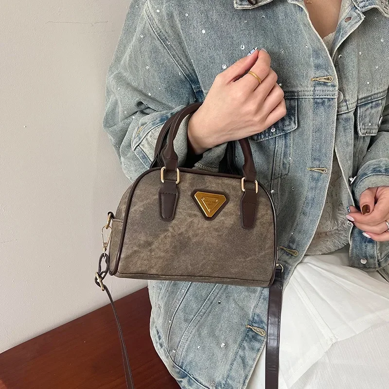 Neue modische, vielseitige, leichte Damen-Umhängetasche mit Kissen, Retro-Premium, tragbare Boston-Tasche, Umhängetaschen für Damen