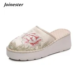 Ladies Round Toe Floral Embroidered Fabric Wedge Slippers Women Trifle Heel Retro Mules Summer Mid Heel Casual Dance Shoe