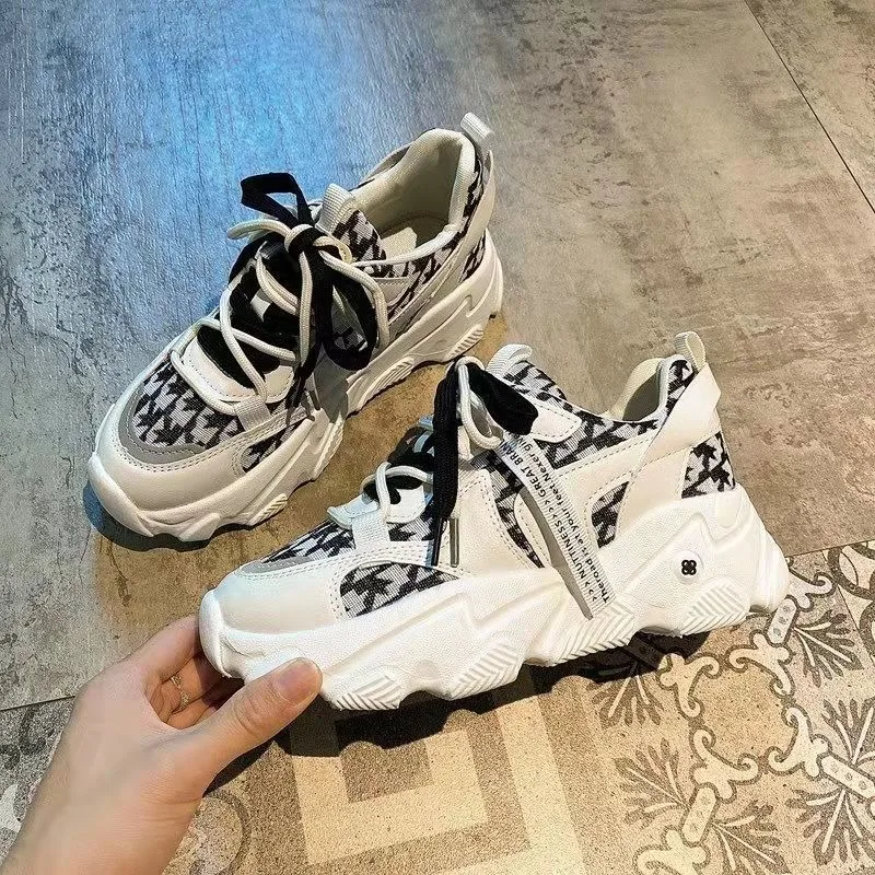 

New White Black Pink Women Causal Sneakers Platform Shoes Fling Sneakers Basket Lace-Up Casual Chunky Shoes Zapatos De Mujer