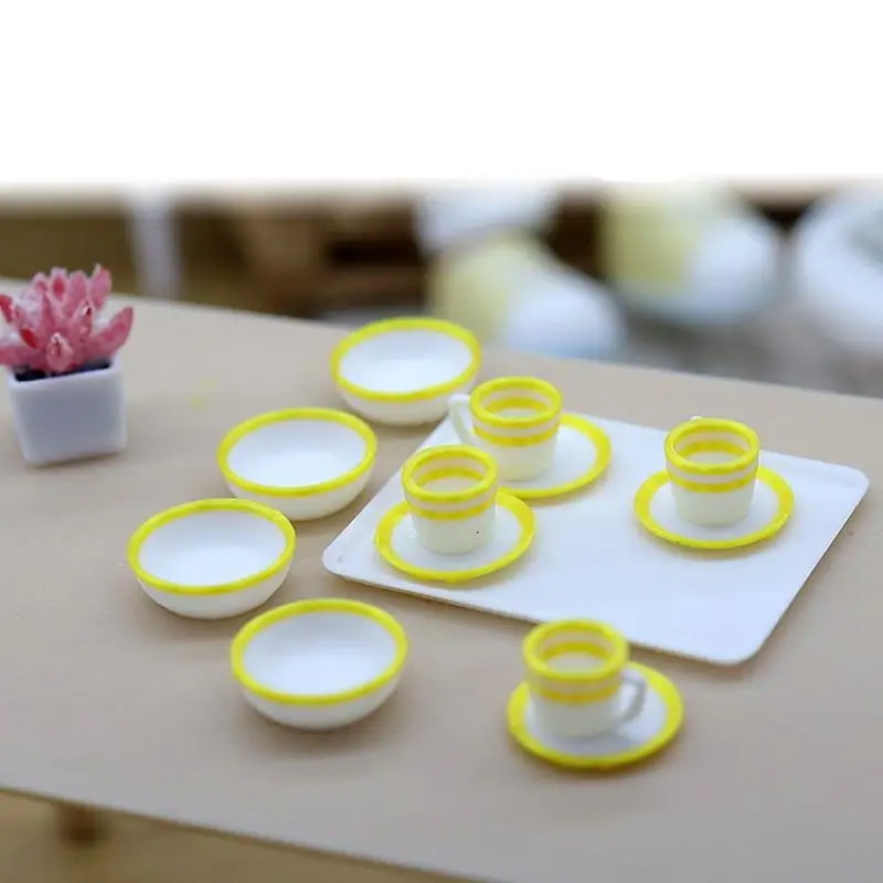 [JN] 13 pièces jouets de cuisine maison de poupée plateaux assiettes tasses poupée simulée Mini plats alimentaires vaisselle Miniature maison de poupée
