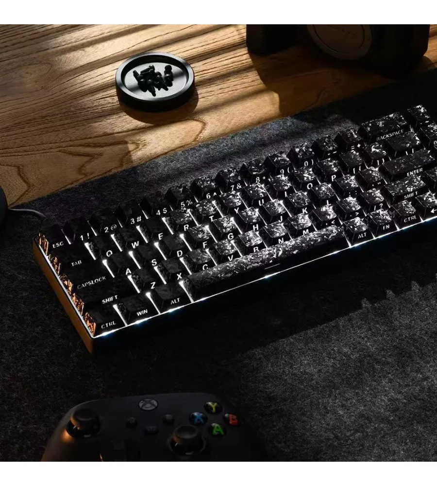 Carbon fiber textured keycap forged carbon pattern side engraved characters light transmission woting magnetic axis mechanical