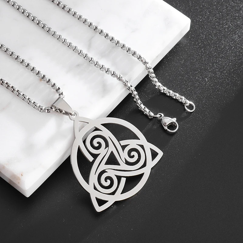 Trinity collana con ciondolo nodo celtico uomo donna acciaio inossidabile Triskelion amuleto protezione tribale gioielli Triskele