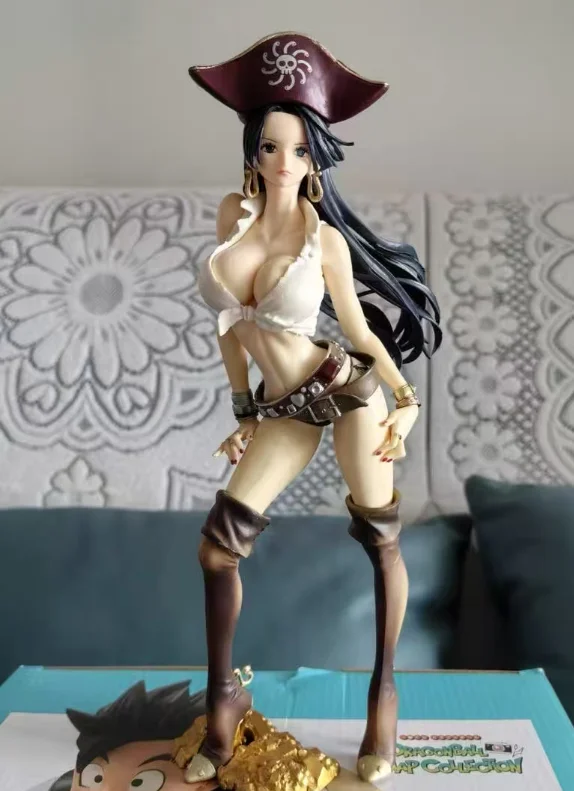 Original Anime ONE PIECE Perona Nefertari D. Vivi Nami Nico Robin Vinsmoke Reiju FLAG DIAMOND SHIP Action Figure Collectibles