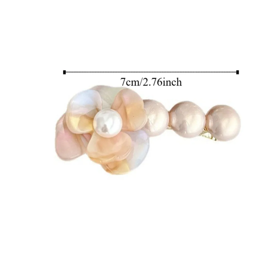 Clip laterale con perla di camelia in stile coreano adorabile Fermaglio per capelli con fiore in acetato dolce Elegante fermaglio a becco d'anatra per ragazze/signora