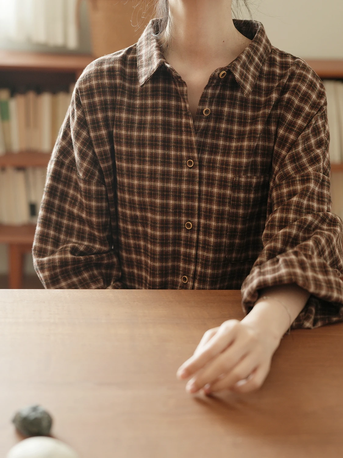 

Свободная фланелевая рубашка в клетку с отложным воротником и длинными рукавами для женщин: комфортная, дышащая, из смесового хлопка, зимняя модная модель