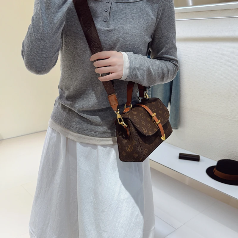 

Luxury PU leather women's chain strap crossbody bag, classic design shoulder bag, fashionable women's small square bag