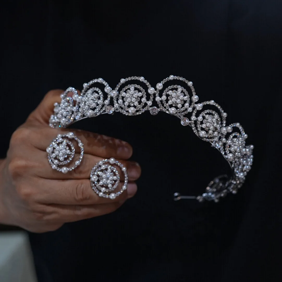 

Korean Style Zircon Bridal Tiara Crystal Wedding Crown with Earrings Princess Bride Hair Accessory for Birthday Parties