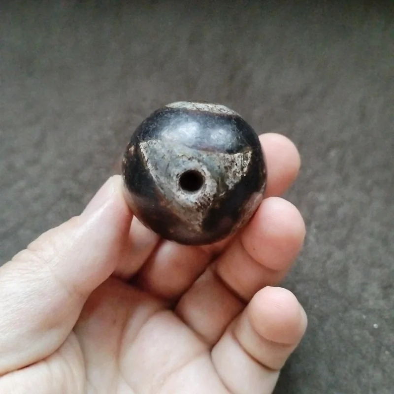Tibetan Area Returned Old Patina Agate Three-Eyed Dzi Buddha Matching Bead