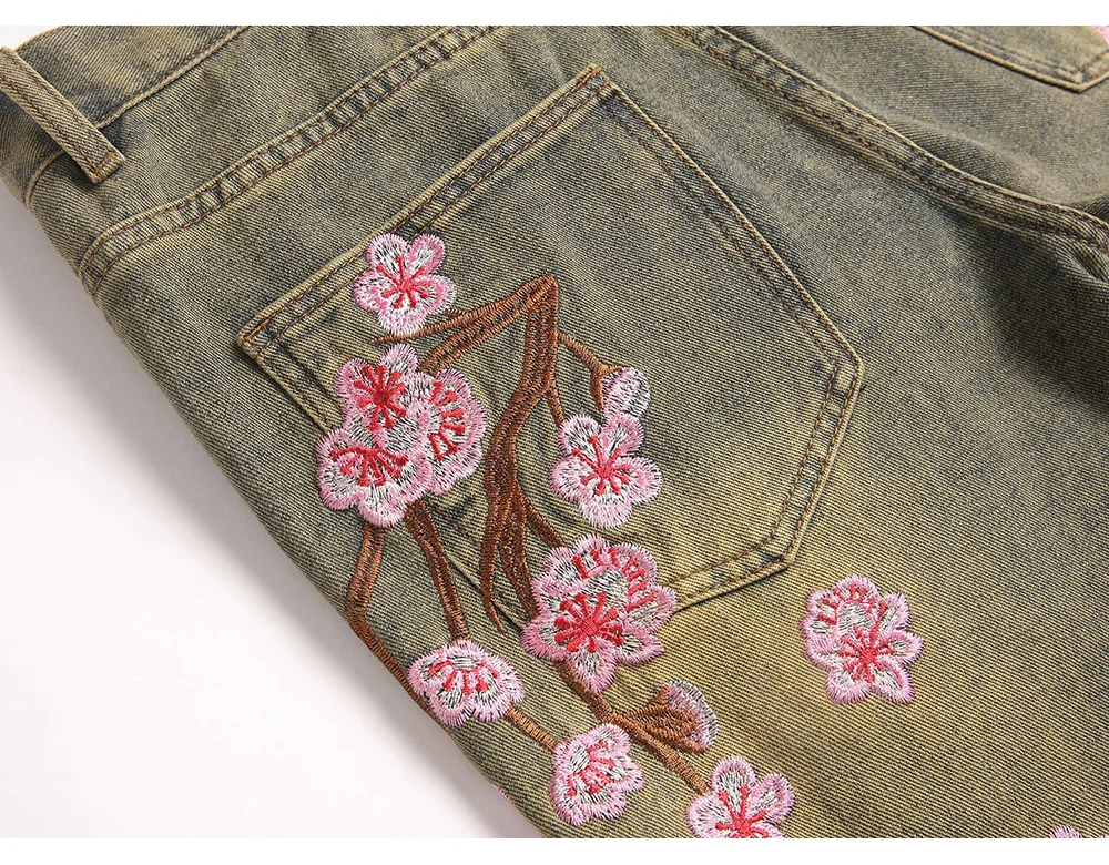 Herren-Jeans mit Sakura-Stickerei, Streetwear, Boot-Cut-Hose, ausgestellter Saum, ausgestellte Hose mit Rissen und Kirschblüten-Design – Detail 34