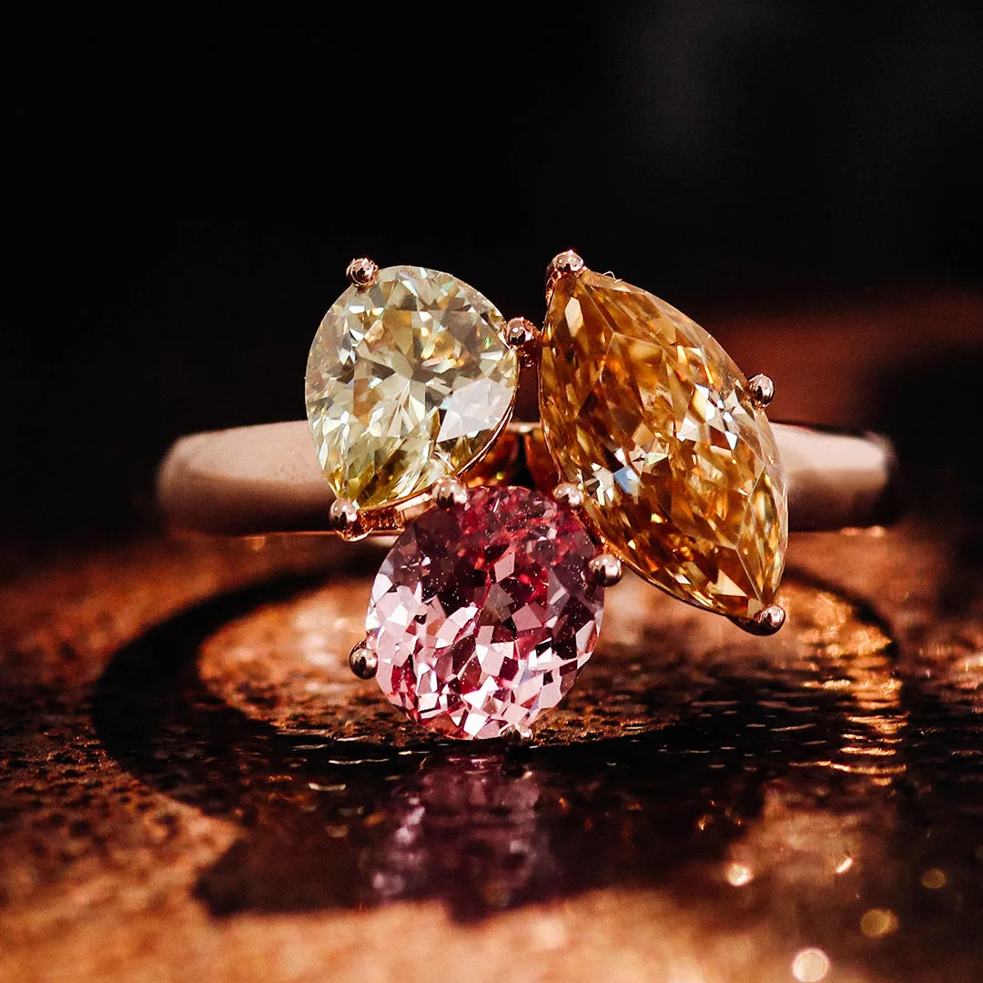 

Provence 18K/14K/10K Solid Gold Oval Cut Lab Grown Pink Sapphire With Champagne And Yellow Moissanite Three Stone Ring For Woman