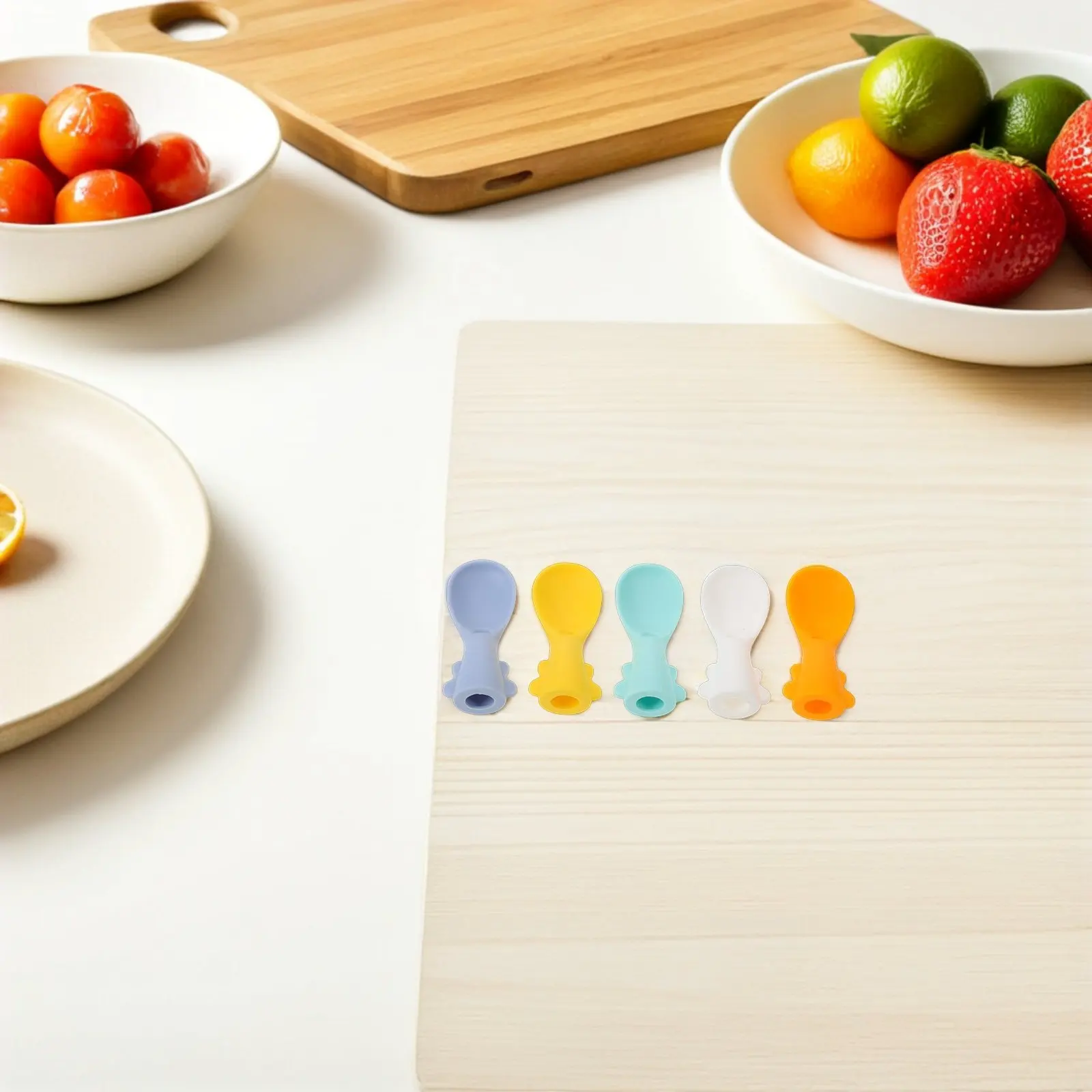 

Набор из 5 прозрачных контейнеров для детских ложек: для пюре, прикорма, столовых приборов. Герметичные дорожные коробки для хранения.