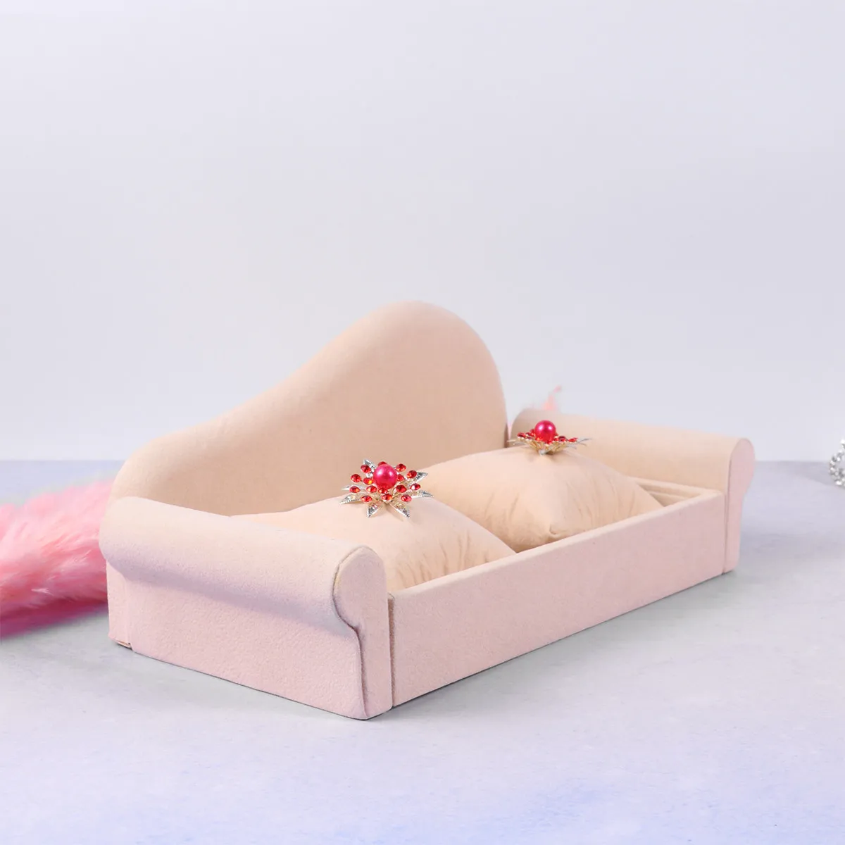 

1Pcs Creative Jewelry Display Stand Elegant Flannelette Box for Watches Bracelets Pendants Organizer Portable Storage Gift Idea