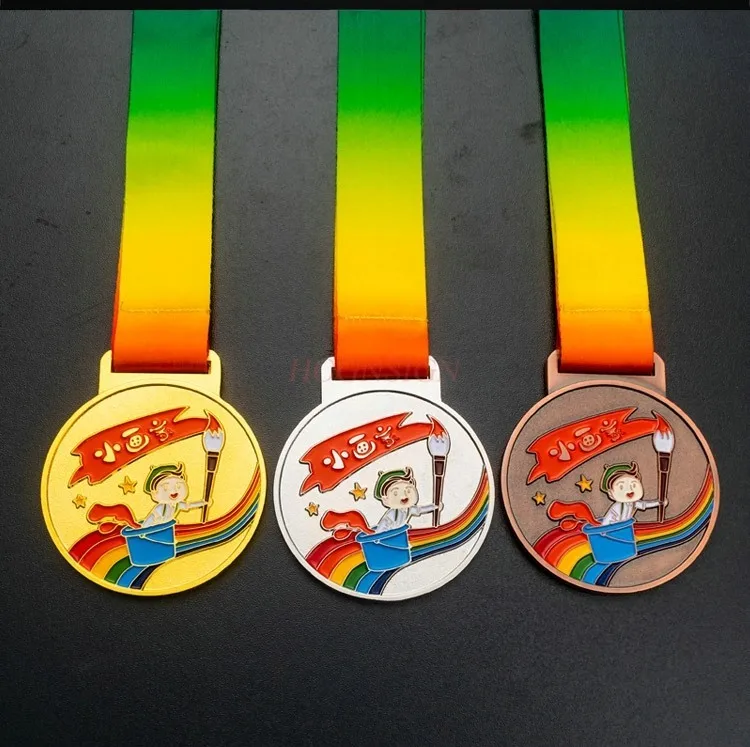 hanging metal medal, gold medal, small painter prize，Painting medal, painting artist, painting children