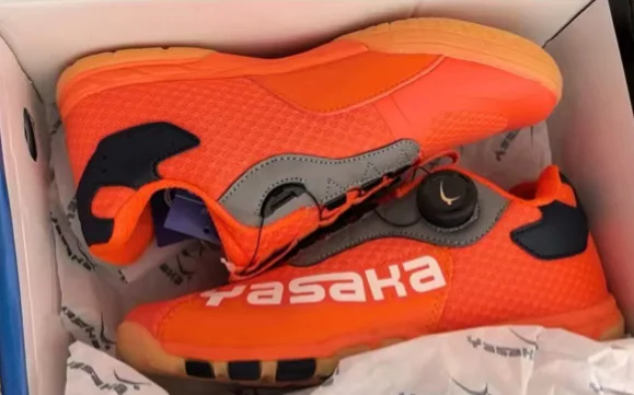 

New 2025 Professional Lightweight Wear-Resistant High-Quality Fencing Shoes Fencing Sports Shoes Badminton Shoes