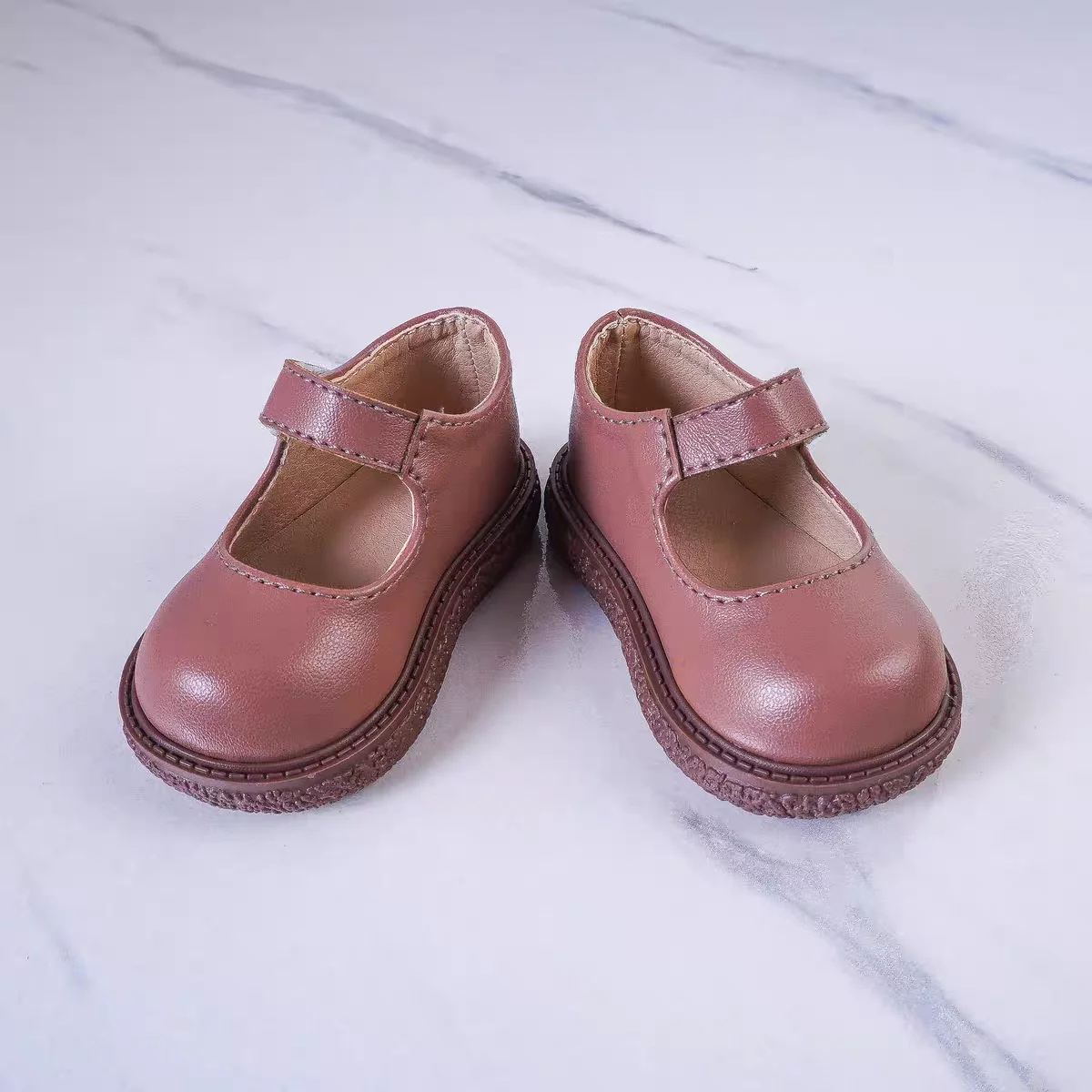 4-point BJD doll shoes cute and exquisite shiny leather round toe shoes with Velcro buckle and 1/4 MSD MDD doll shoes in 6 color