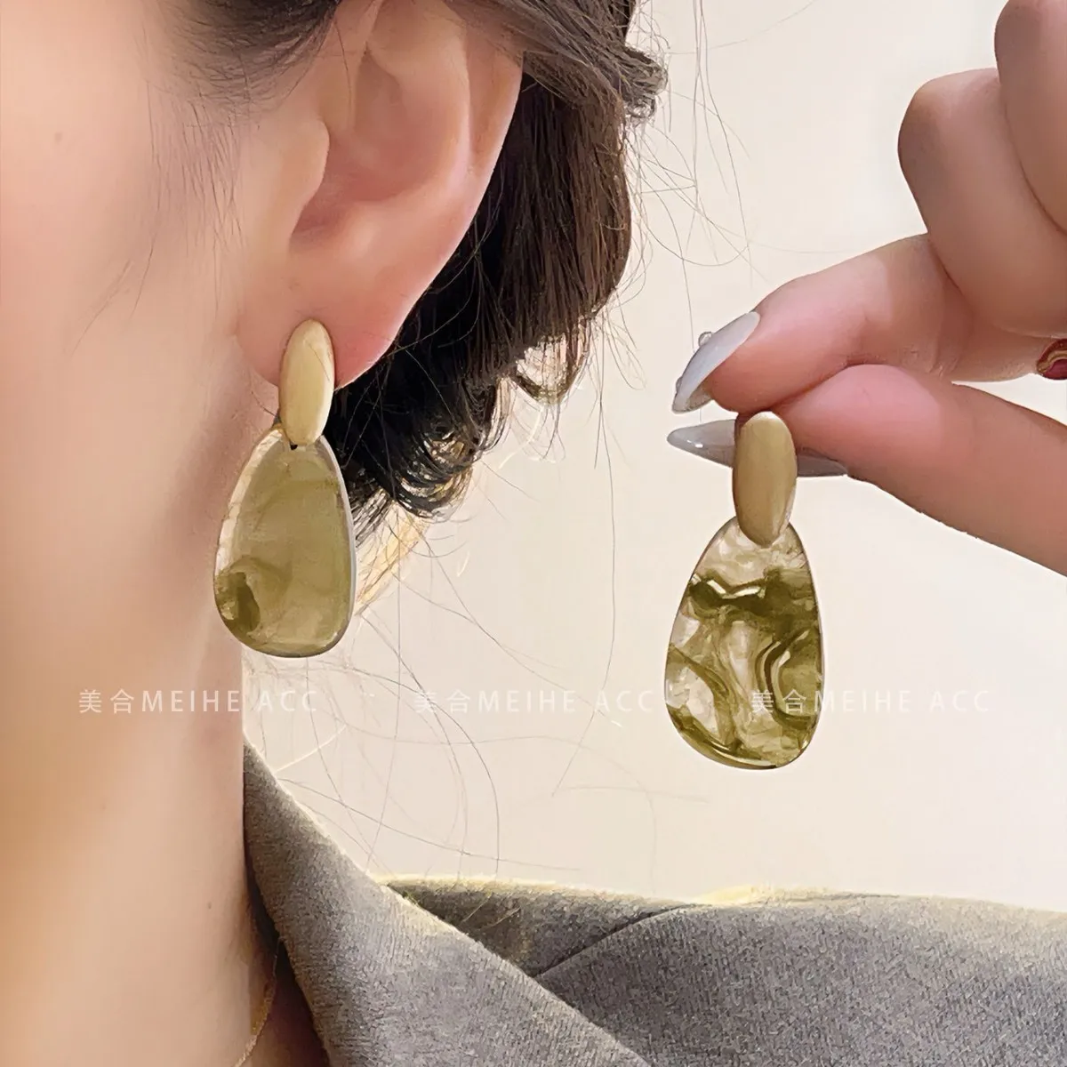 Drop Earrings Resin Metal Acrylic Vintage Retro Lightweight Elegant Versatile Comfortable Daily Wear Jewelry for Women