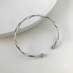 Ins Cool Wind Mobius Bracelet Small Female Design Bracelet Versatile Simple Fashion High Sense Boudoir Handwear Wholesale