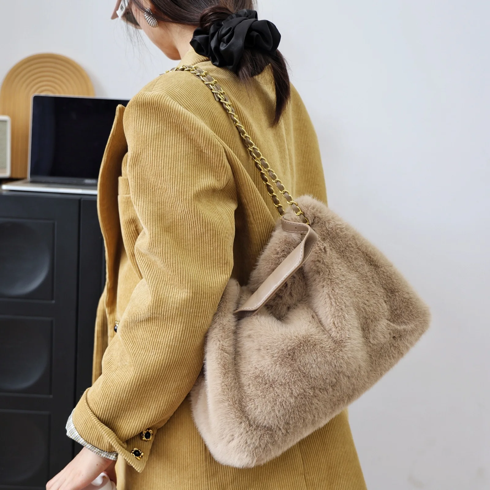 حقيبة فراء شتوية جديدة للسيدات 2025 ذات سعة كبيرة حقيبة كروس بكتف واحد حقيبة يد محمولة حقائب قطيفة #6