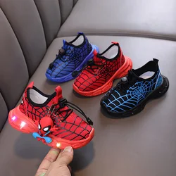 Dziecięce buty z oświetleniem LED dziewczęce chłopięce kreskówki Spiderman codzienne trampki wiosna jesień dziecięce oddychające maluch sportowe buty do biegania