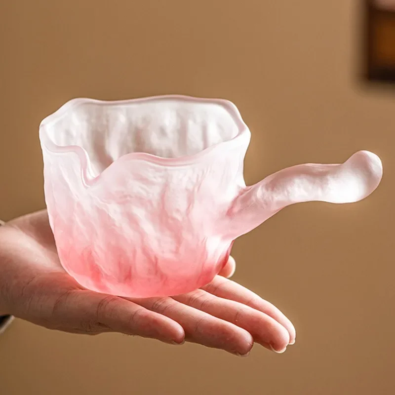 

2-цветная неравномерная китайская стеклянная чашка Ча Хай Кунг-фу Чай Прочный чай Морская посуда Чайная церемония Посуда Магазин лилий Дэн