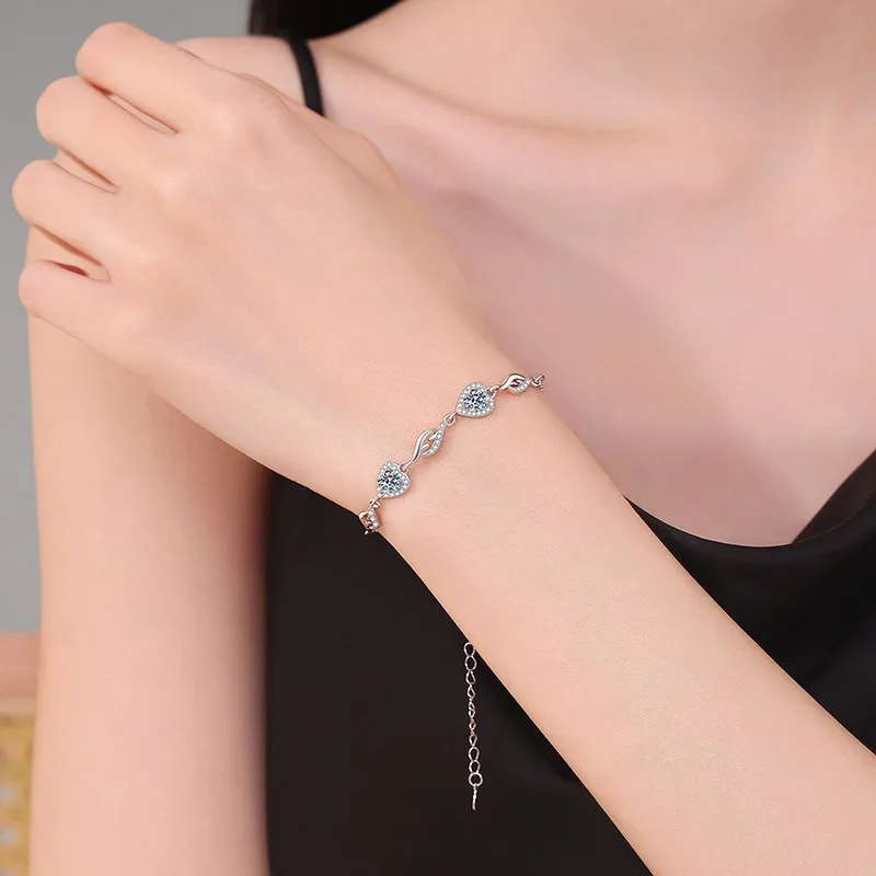 سوار على شكل فراشة من الفضة الإسترليني S925 1 قيراط مويسانيتي على الطراز الكوري الياباني هدية عيد الحب للنساء