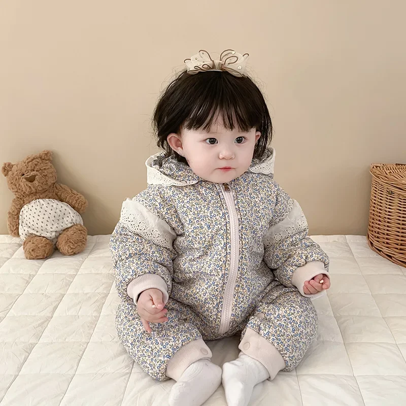 

Thickened Jumpsuit New Product for 2023 Winter Baby Floral Fragments Winter Outings Hooded Cotton Crawling Clothes for Warmth