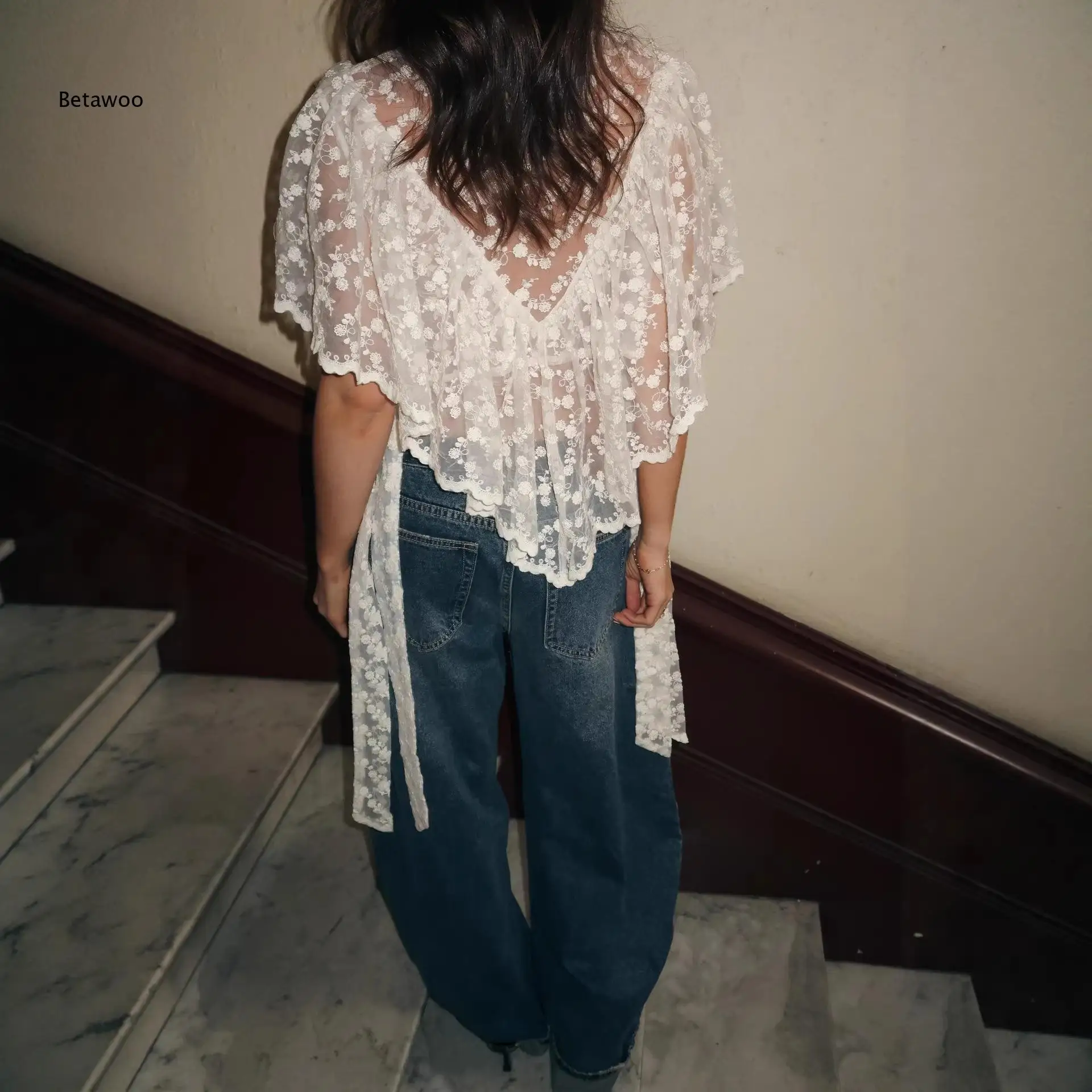 Women's Sheer Lace Crochet Poncho Top Short Sleeve Floral See Through Blouse Layering Piece Beach Cover Up Casual Boho Shirt