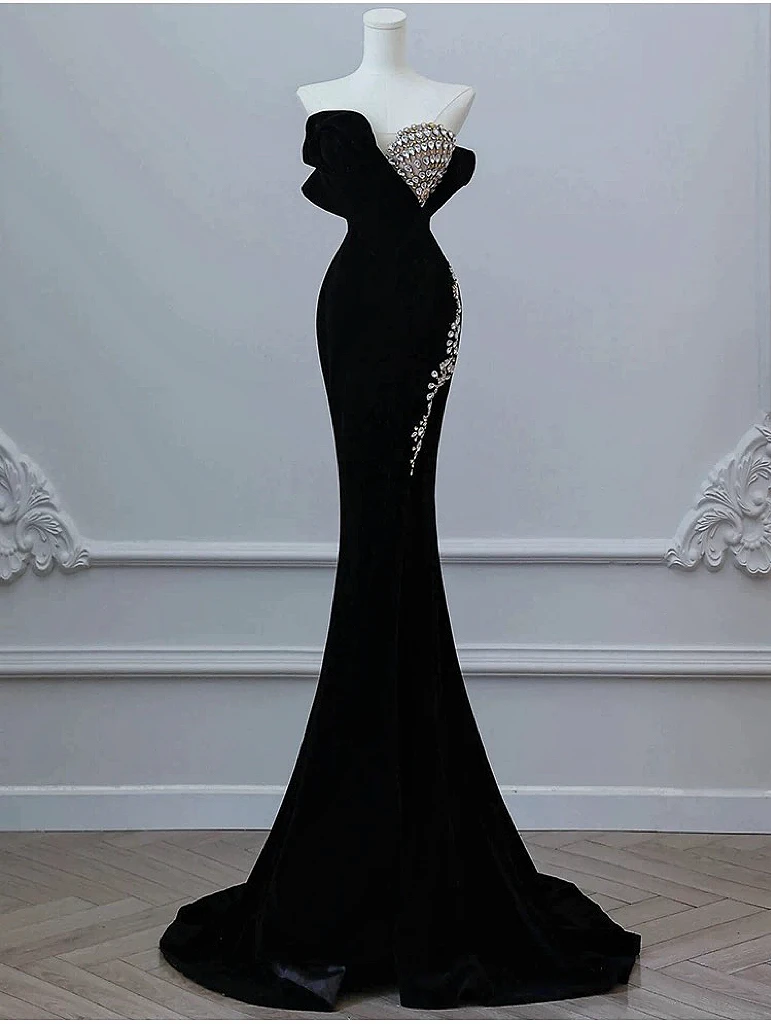 

Elegant Black Evening Dresses Sweetheart Sleeveless Appliques Crystals Strapless Backless Satin Party Prom Celebrity Gowns