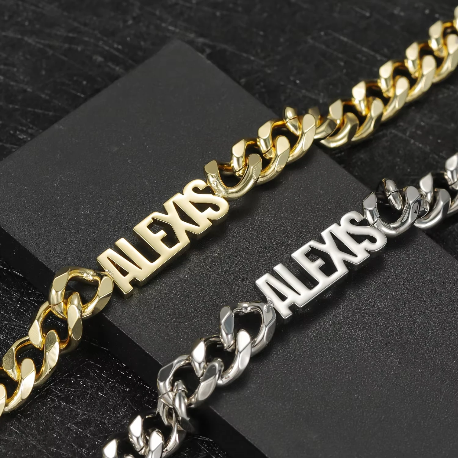 

Custom Chunky Cuban Name Bracelet 8mm 316L Stainless Steel Chain with Rectangular Clasp Personalized Valentine's Day Gift