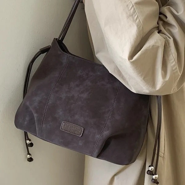 

2025 Textured Bucket Bag, Versatile Shoulder Purse for Women, Minimalist Crossbody Tote, Chic Day to Night Bag, Luxe Sling Bag