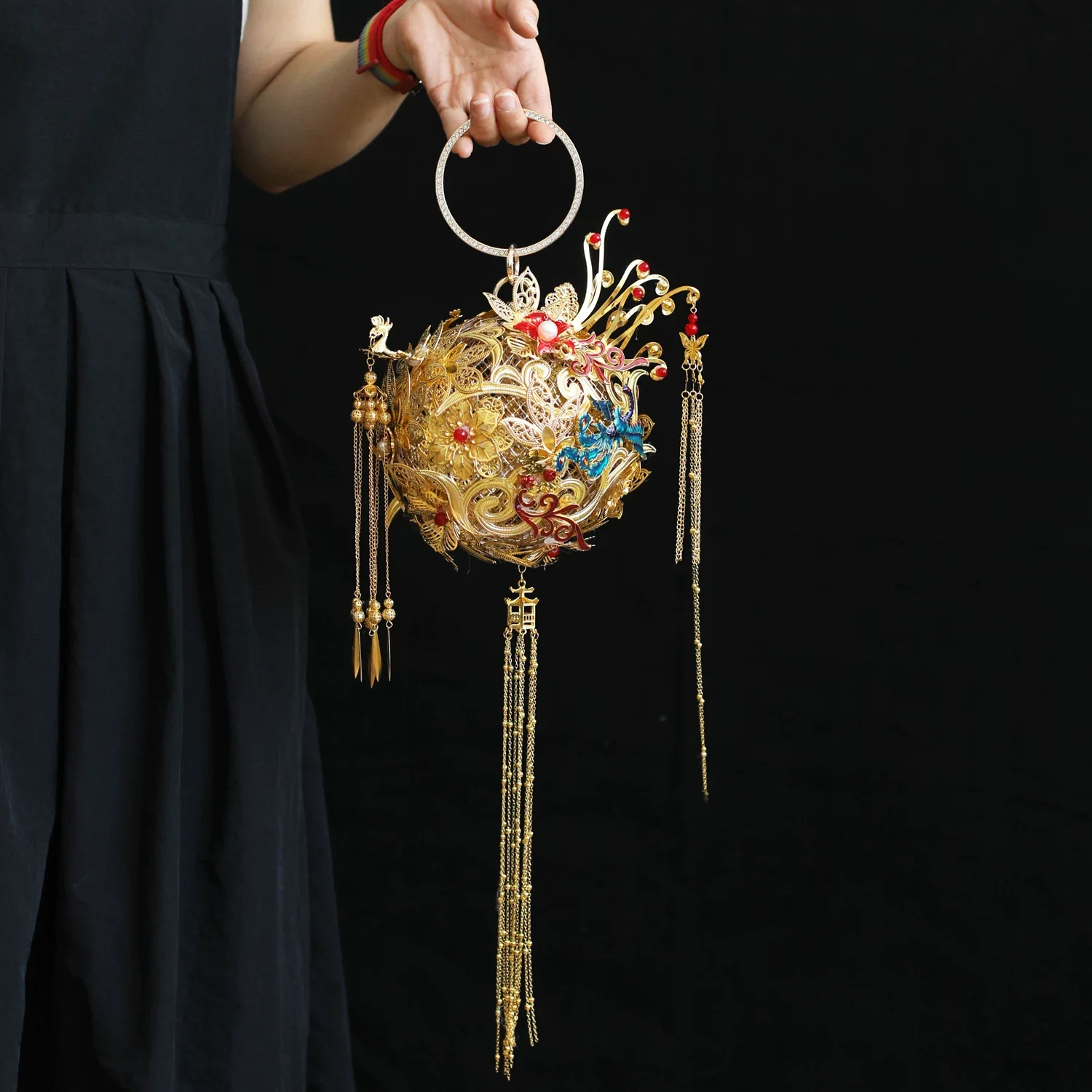 JaneVini Chinese Style Golden Hollow Out Bridal Bouquet Luxury Tassel Handheld Lantern for Wedding Phoenix Flowers Pearl Bouquet