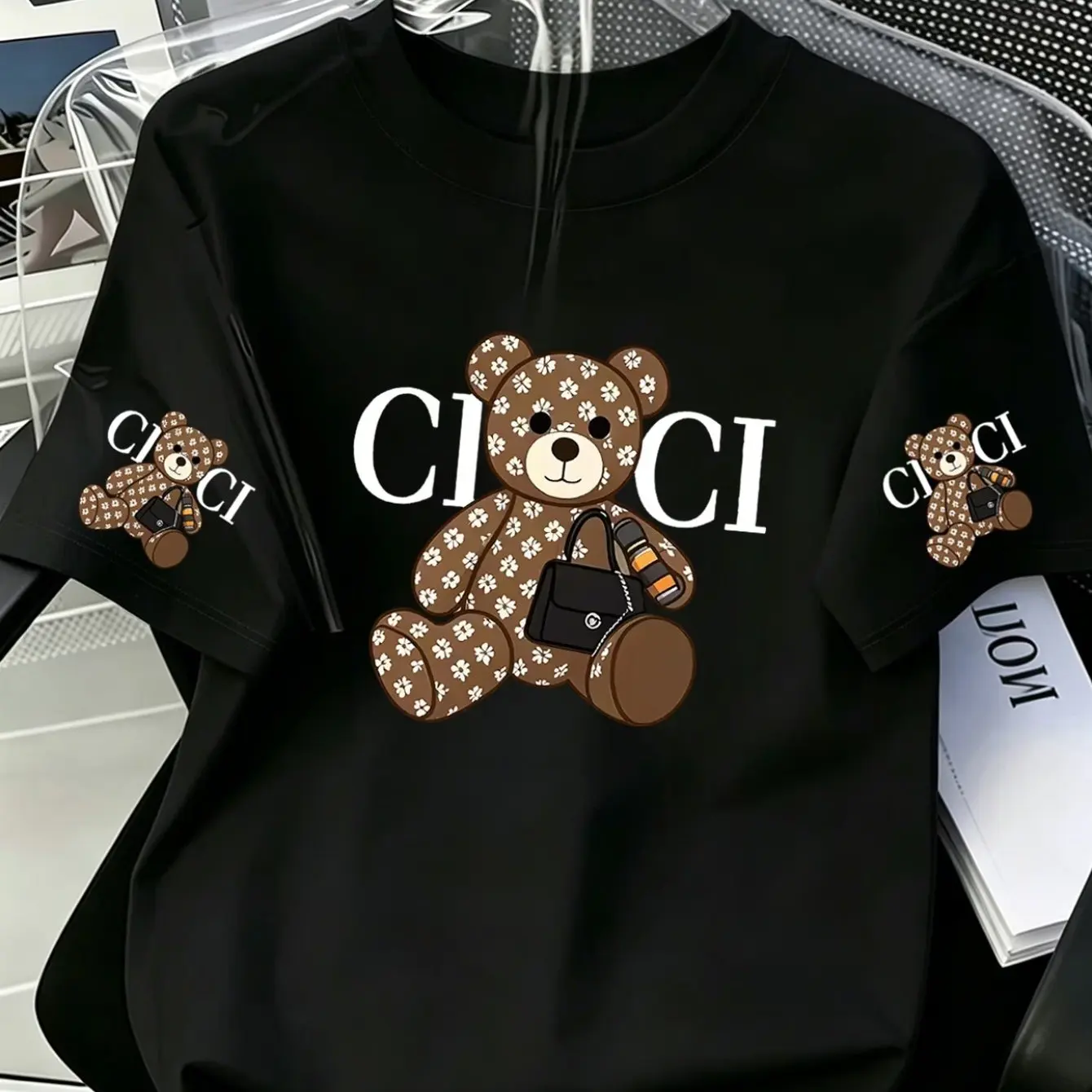 Unisex-T-Shirt aus Baumwolle mit Monogramm-Bär- und CI-CI-Buchstaben-Aufdruck, Design auf Brust und Ärmeln, O-Ausschnitt, Streetwear, Sommer, lässige Kurzarm-Tops – Detail 6