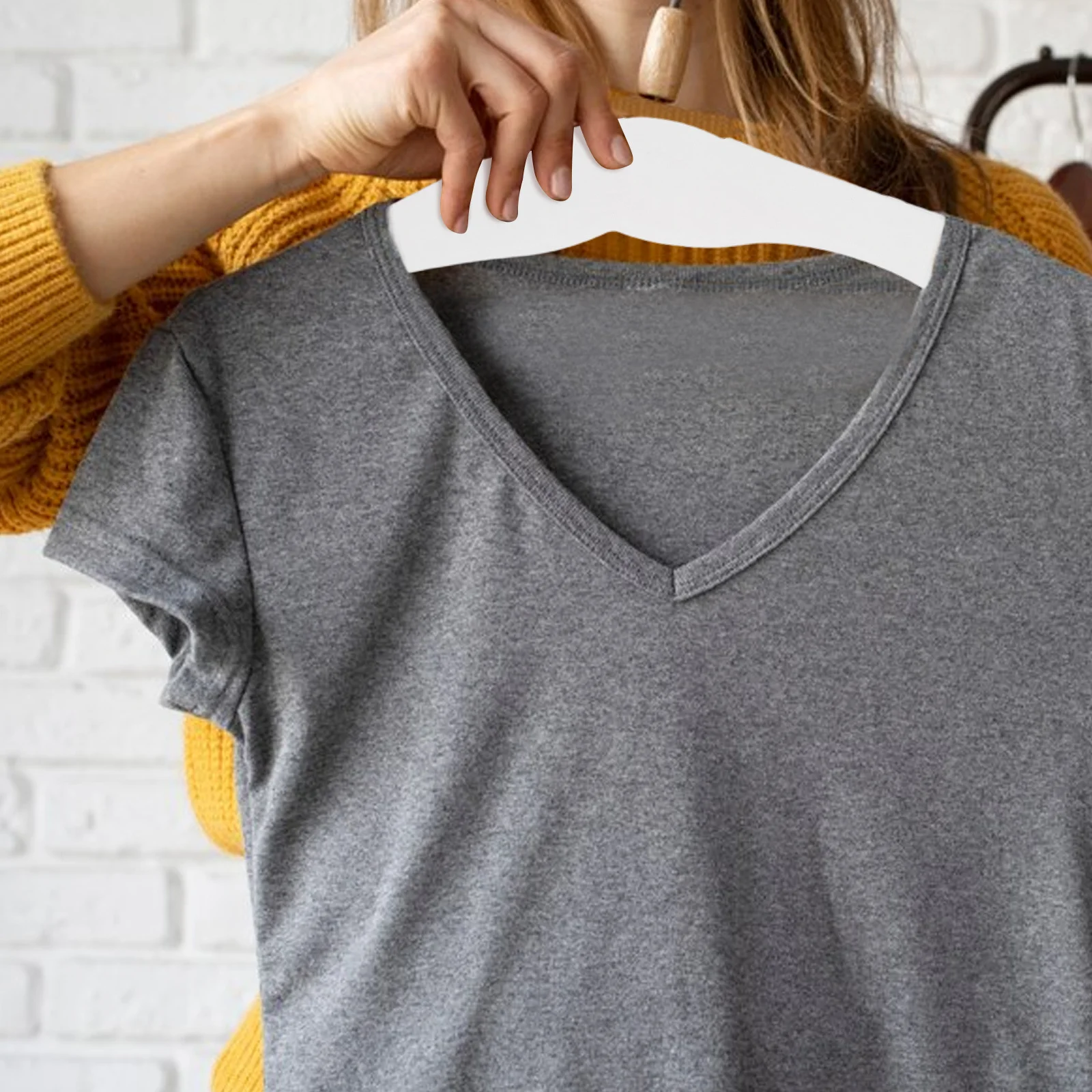 

50Pcs Hanger Shoulder Pads Paper Material Lightweight Portable Reusable Garment Hanger Shoulder Form Shaper Hangers