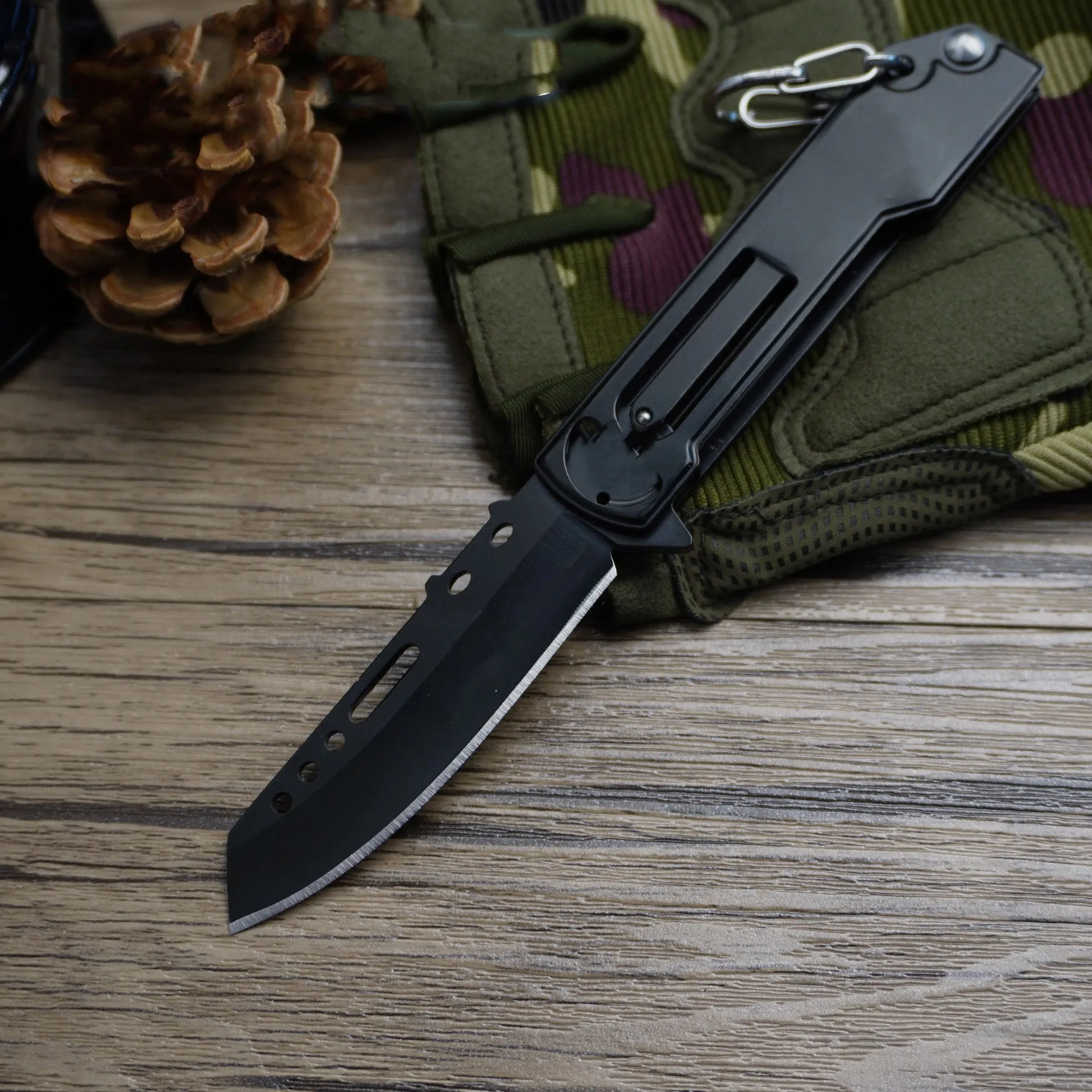 

Portable Multifunctional Folding Knife for Outdoor Camping and Daily Use, Stainless Steel, High-Hardness, Tuya